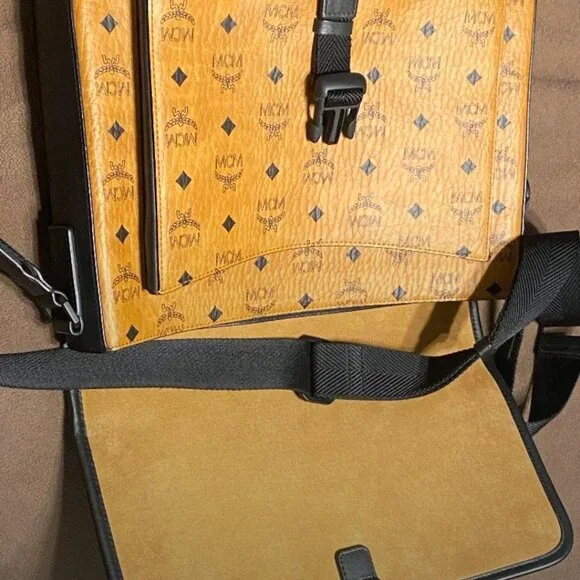 MCM LAPTOP!!!